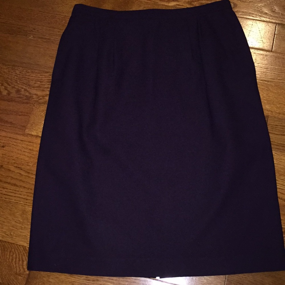Tailored pencil skirt